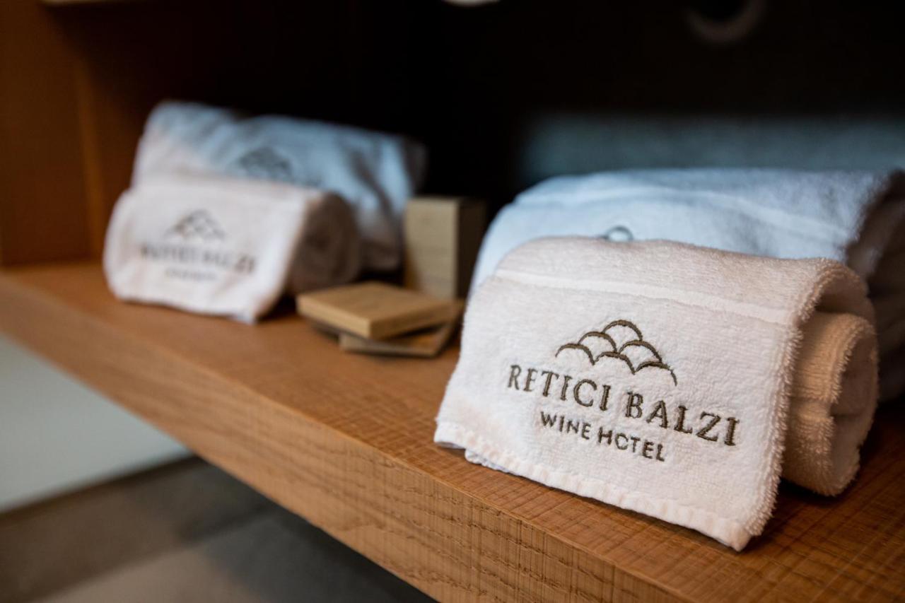 Wine Hotel Retici Balzi Poggiridenti Bagian luar foto