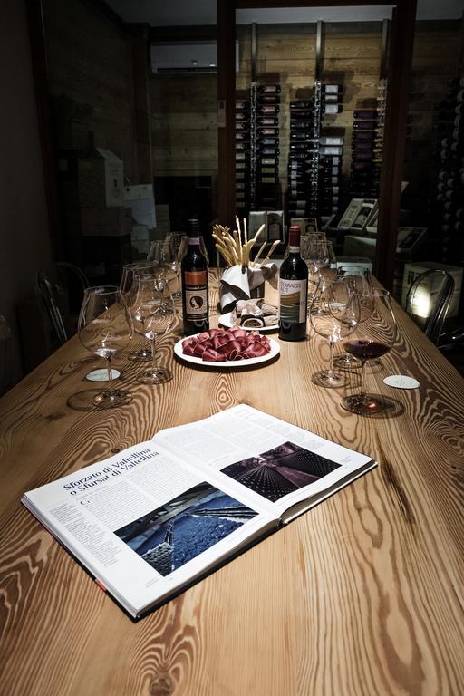 Wine Hotel Retici Balzi Poggiridenti Bagian luar foto