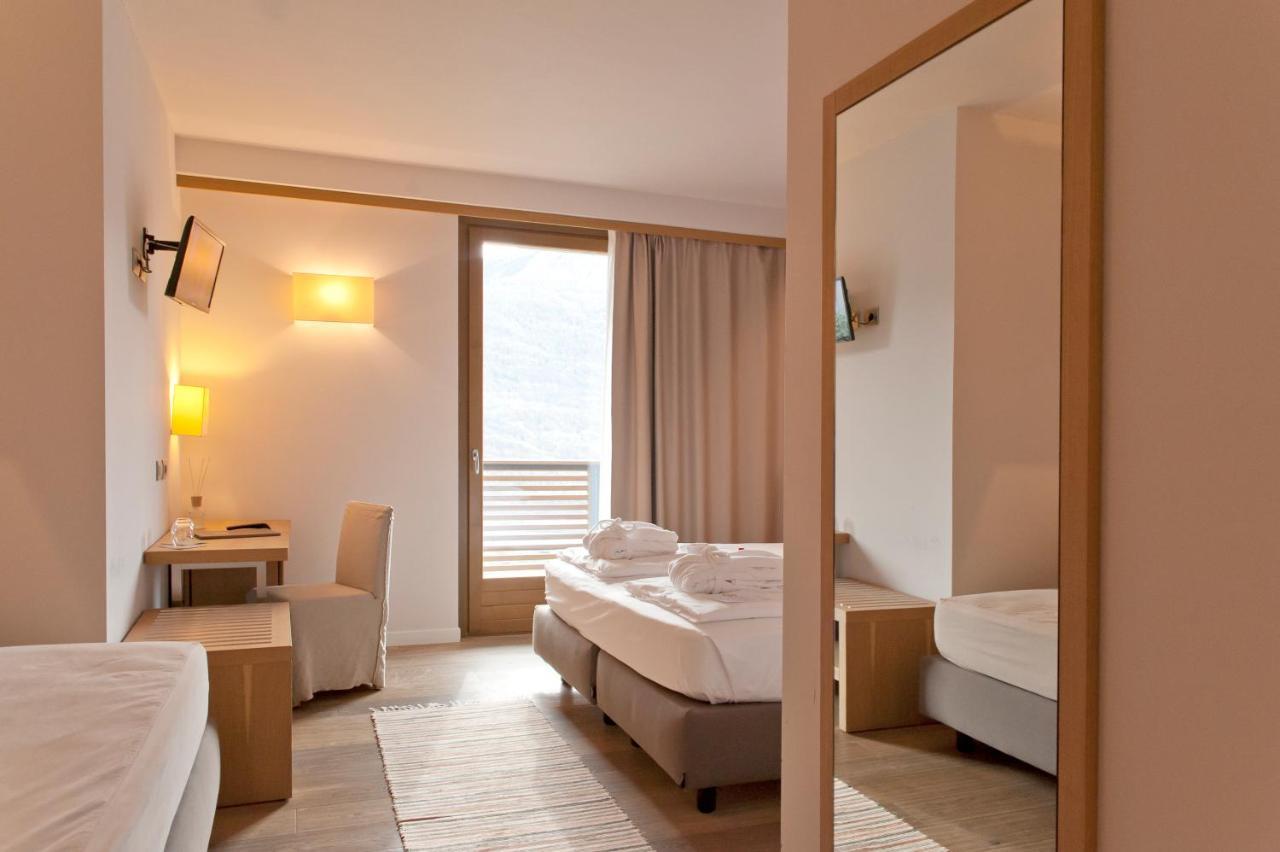 Wine Hotel Retici Balzi Poggiridenti Bagian luar foto